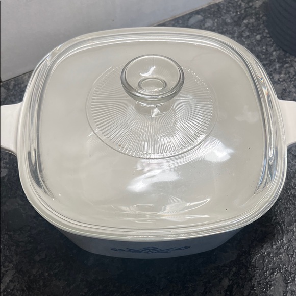 Corningware covered Glass Lid White Casserole Dish Cornflower Blue 2.5 qt.
